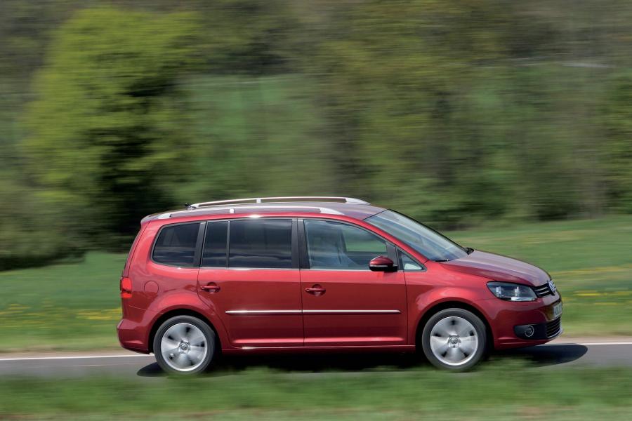  Volkswagen Touran 2010 года  (фото 17 из 46)